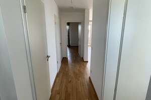 Moderne 2,5‑Zimmer-Wohnung mit Balkon & Einbauküche im Kunstpark Regensburg – Die vollständige Adresse der Immobilie erhältst du vom Anbieter., 93053 Kasernenviertel, Regensburg – Vorschaubild 3