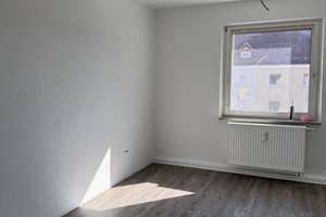 Frisch renovierte 3 Zimmerwohnung mit Wohlfühlcharakter und Balkon! – Sebald-Heyden-Str. 13, 90469 Gartenstadt, Nürnberg – Vorschaubild 4