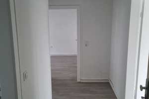 Reinkommen und Wohlfühlen: günstige 2-Zimmer-Wohnung – Rathenaustr. 36, 70191 Stuttgart – Vorschaubild 1