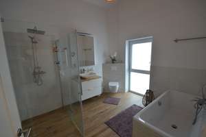 Repräsentative, lichtdurchflutete Doppelhaushälfte mit Einliegerwohnung in exquisiter Spitzenlage. – Die vollständige Adresse der Immobilie erhältst du vom Anbieter., 53229 Holzlar, Bonn – Vorschaubild 15