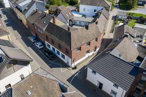 Mehrgenerationenhaus mit drei Einheiten und eigenen Zugängen – Die vollständige Adresse der Immobilie erhältst du vom Anbieter., 41189 Wickrathberg, Mönchengladbach – Vorschaubild 1