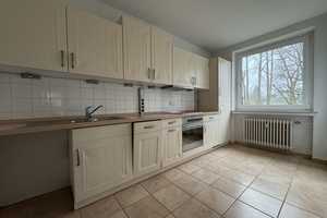 Gut geschnittene 2,5-Zimmerwohnung mit Sanierungsbedarf – Bremen – Vorschaubild 4
