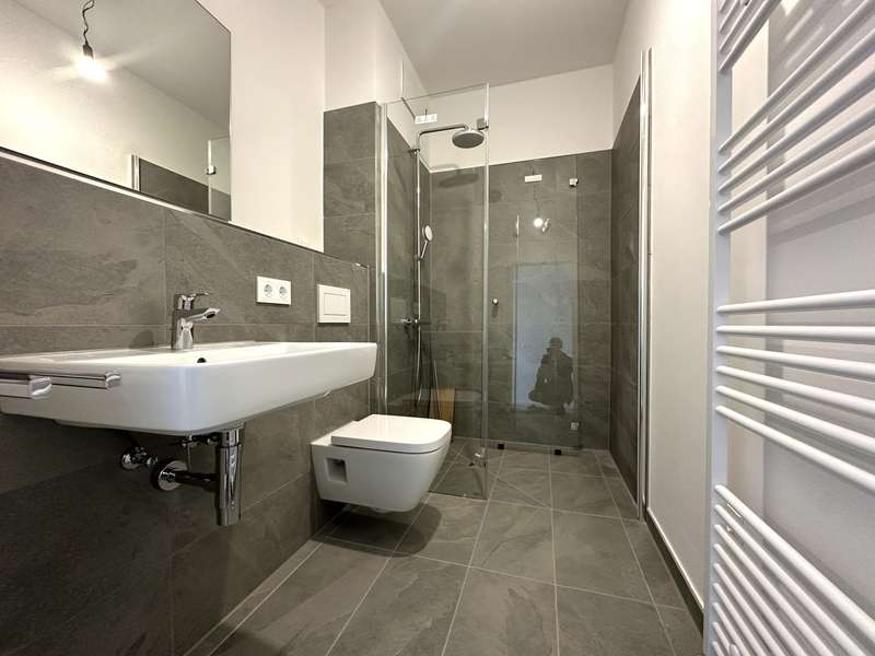 **Erstbezug** Helle 2-Raum-Wohnung mit Terrasse in Dresden-Friedrichstadt - Photo 2