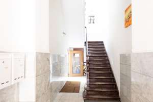stilvoller Altbau Friedrichstadt - gepflegtes Mehrfamilienhaus – Helmholtzstraße 26, 40215 Friedrichstadt, Düsseldorf – Vorschaubild 2