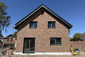 Neubau-Doppelhaushälfte zur Miete in Timmendorfer Strand. In wenigen Schritten an der Ostsee. – Meinsweg 19, 23669 Timmendorfer Strand – Vorschaubild 2