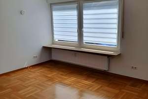 Großzügige 2-Zimmer-Wohnung mit herrlichem Aussichtsbalkon – Usedomstraße 8, 70435 Zuffenhausen-Elbelen, Stuttgart – Vorschaubild 11