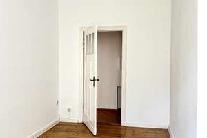 Bezugsfreie 2-Zimmer-Altbauwohnung mit Balkon Nahe Schlosspark – Schloßallee 45, 13156 Niederschönhausen, Berlin – Vorschaubild 7