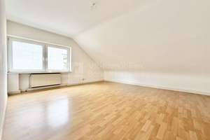 Lichtdurchflutete 3-Zimmer-Dachgeschosswohnung mit Stellplatz in Bonn-Duisdorf – Die vollständige Adresse der Immobilie erhältst du vom Anbieter., 53123 Duisdorf, Bonn – Vorschaubild 8