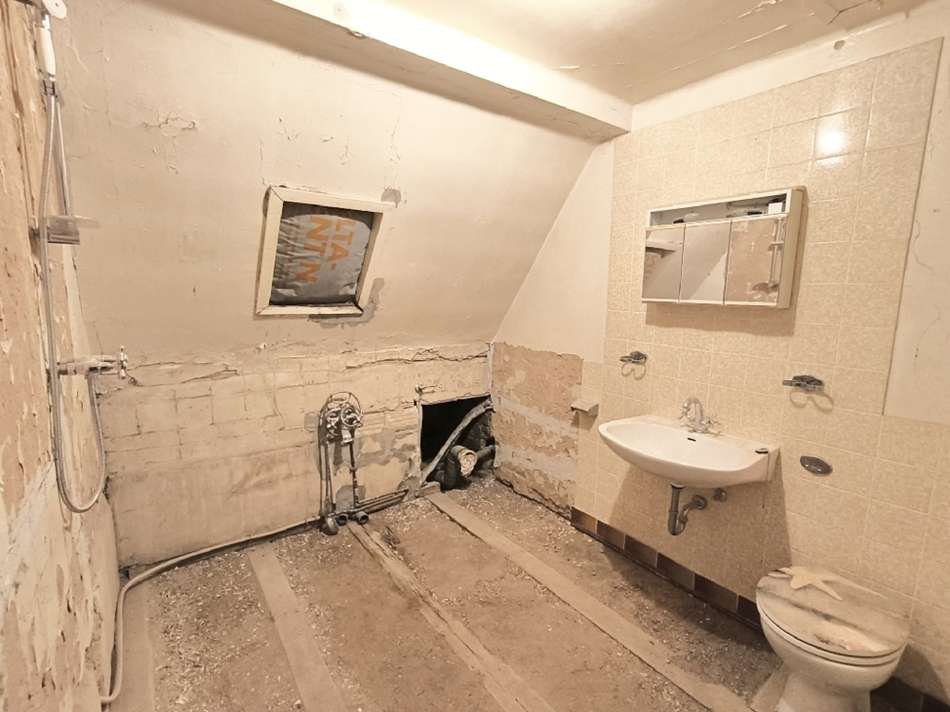 Badezimmer (DG)