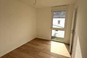 Baden-Baden: Erstbezug - Fertiggestelltes Reihenhaus mit Garten, Terrasse und Stellplatz – Pfarrstraße 16b, 76532 Sandweier, Baden-Baden – Vorschaubild 11