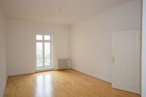 Lichtdurchflutete 2-Zimmer-Wohnung mit Charme am Strausberger Platz – Strausberger Platz 8, 10243 Friedrichshain, Berlin – Vorschaubild 5
