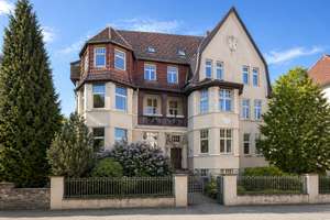 Traum-Altbauwohnung(175 m²) !!kein Renovieren!! bezugsfertig, zzgl. teilausgebautem DG(60m²)