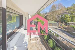 Lichtdurchflutet: Etagenwohnung mit großzügigem Süd-Balkon und Garage