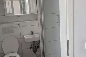 Gepflegte 1-Zimmer-Wohnung in der Stadtmitte - Balkon - Teilmöbliert – Kriegsstraße 92, 76133 Innenstadt-Ost, Karlsruhe – Vorschaubild 4