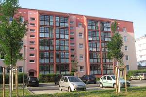 3-Raum-Wohnung mit Balkon und Bad mit Dusche