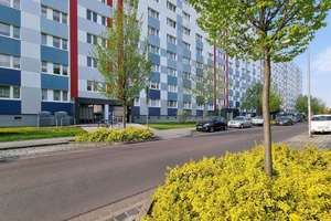 Viele Einkaufsmöglichkeiten und die Straßenbahn in der Nähe... – Otto-Baer-Straße 9, 39118 Reform, Magdeburg – Vorschaubild 13