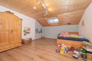 Großes Zweifamilienhaus bestehend aus angebautem Neubau zur Eigennutzung und Altbau mit Wohnrecht – Die vollständige Adresse der Immobilie erhältst du vom Anbieter., 84364 Bad Birnbach – Vorschaubild 21