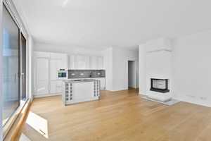 Modernes Penthouse mit Weitblick – 46m² Traumterrasse, Kamin & Blick auf den Fernsehturm – Stallschreiberstrasse 27, 10117 Berlin – Vorschaubild 12