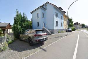 Lukrativ vermietetes, modernisiertes Dreifamilienhaus mit guter Rendite in zentraler Lage – Die vollständige Adresse der Immobilie erhältst du vom Anbieter., 78315 Radolfzell am Bodensee – Vorschaubild 1