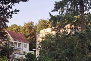 Wohnen in beliebter Halbhöhenlage mit tollem Balkon