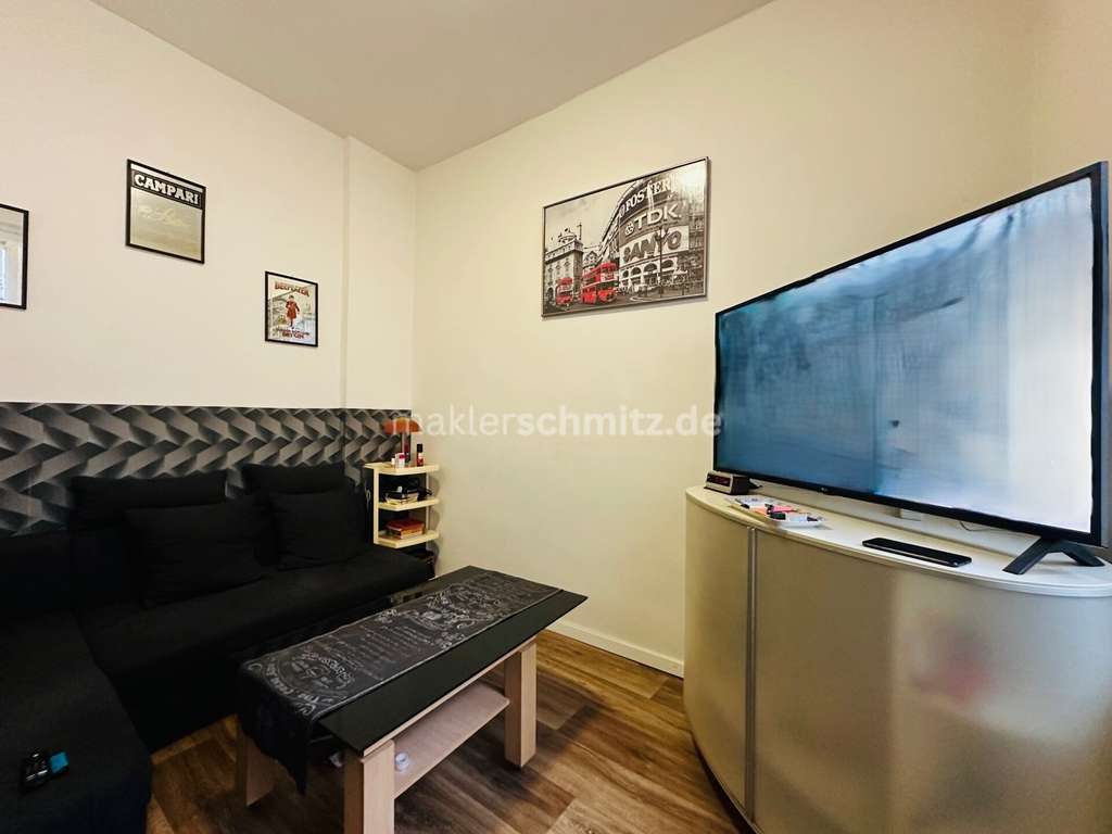 Immobilie in Mönchengladbach - 7-PARTEIEN WOHN-&GESCHÄFTSHAUS IN VERMIETUNGSSICHERER LAGE! - Bild 2