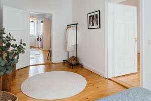 Sonnig. Saniert. Bezugsfrei. Mitten in der Stadt. Altbau in der Maxvorstadt: 3-Zimmer mit Balkon – Schellingstraße 32, 80799 Universität, München – Vorschaubild 8