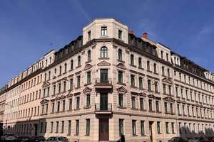 Attraktive 2-Zimmer-Dachgeschosswohnung mit Balkon und Aufzug