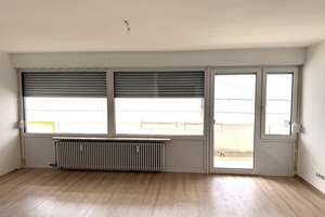 Großes renovierte Apartment mit Garagenstellplatz in zentraler Lage