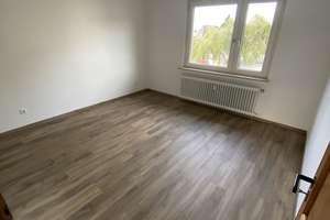 6 Familienhaus, Wohnung mit Balkon, sucht Alleinstehende, ruhige  Dame, ab 55 Jahre – Die vollständige Adresse der Immobilie erhältst du vom Anbieter., 44319 Wickede, Dortmund – Vorschaubild 3