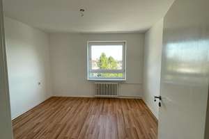 3-ZIMMERWOHNUNG MIT BALKON IN KÖLN-WEIDENPESCH ZU VERMIETEN – Die vollständige Adresse der Immobilie erhältst du vom Anbieter., 50737 Weidenpesch, Köln – Vorschaubild 3