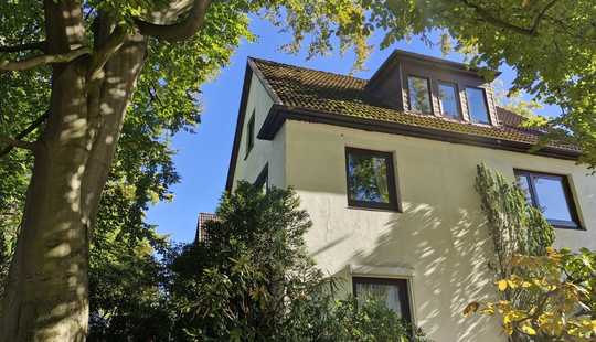 Bild von Beliebte Lage - Ein-/ bis Zweifamilienhaus auf fabelhaftem Grundstück (ca. 1517 m²)