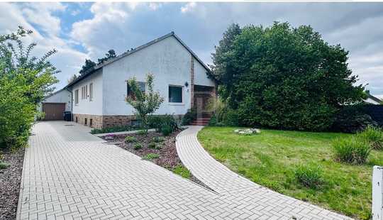 Bild von **Neuer Preis! Einfamilienhaus mit schönem Garten und Garage in Ovelgönne**