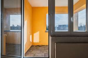 Nur wenige Schritte zum Müggelsee: Helle 2-Zimmer-Dachgeschosswohnung mit Loggia – bezugsfre – Die vollständige Adresse der Immobilie erhältst du vom Anbieter., 12587 Friedrichshagen, Berlin – Vorschaubild 2