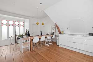 Elegante Endetagenwohnung in prachtvoller Altbauvilla, idyllische Bestlage: in nur 400m zur Alster – Die vollständige Adresse der Immobilie erhältst du vom Anbieter., 22085 Uhlenhorst, Hamburg – Vorschaubild 4