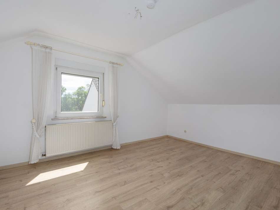 Zimmer DG Hinterhaus