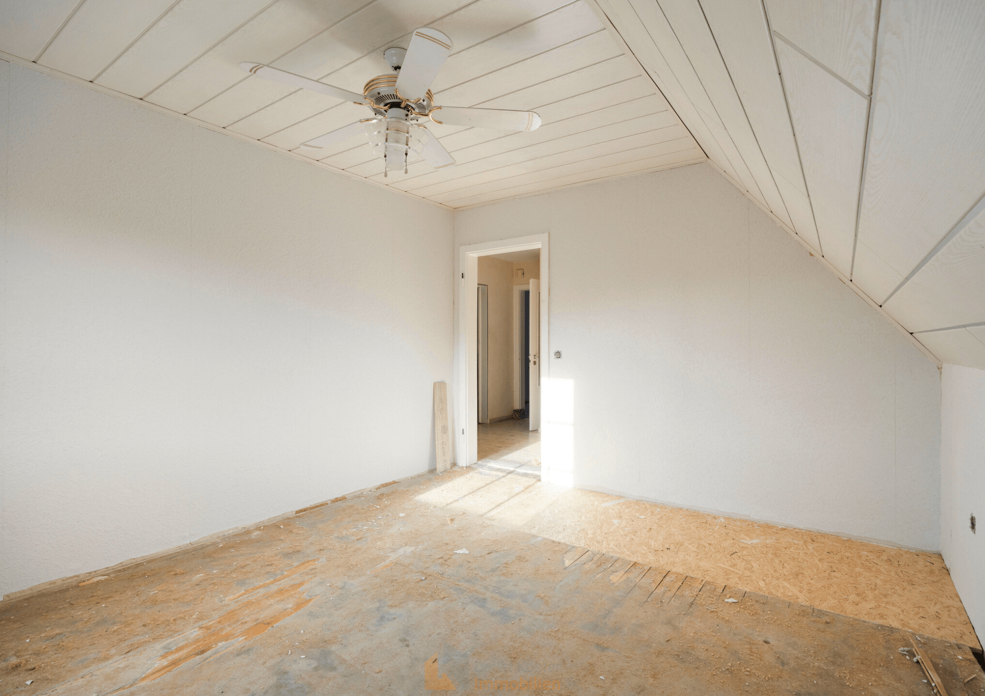 Immobilie in Wipperfürth - Ein-/ Zweifamilienhaus mit Potenzial und großem Garten! - Bild 1