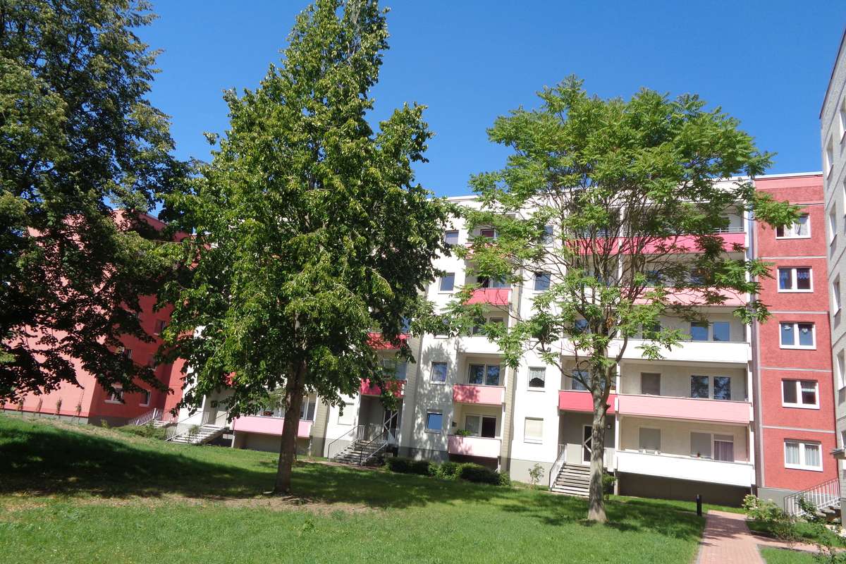 *HELLE & SCHÖNE* 3-Zimmer Wohnung in gepflegter Wohnanlage* – 39130 Neu Olvenstedt, Magdeburg – Bild 1 von 8