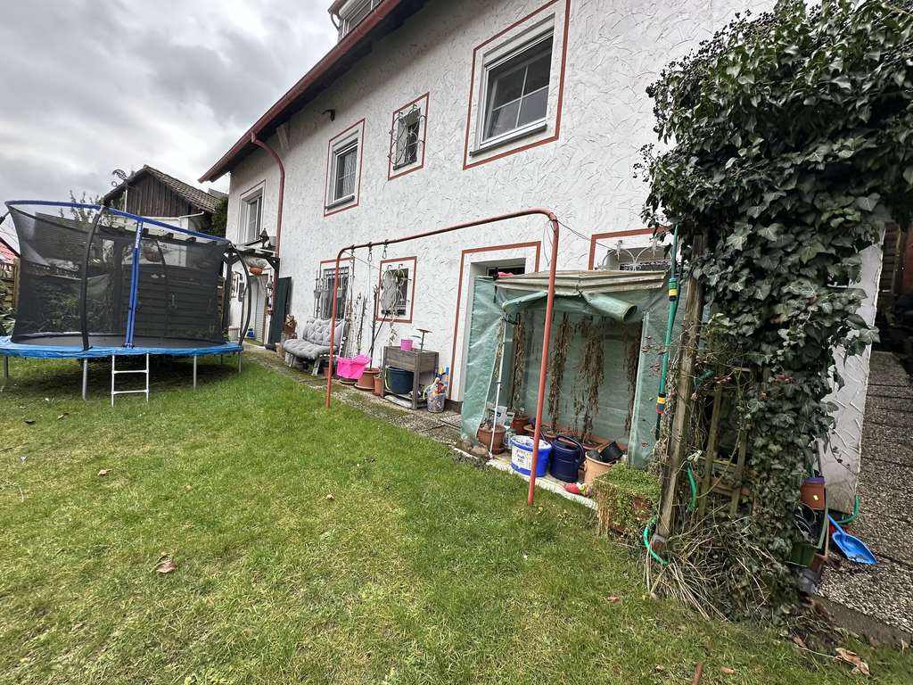 Immobilie in Nachrodt-Wiblingwerde - Freistehendes Zweifamilienhaus mit großem Garten, zwei Garagen & sehr gute Aufteilung - Bild 2