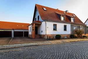 Super Start- klein, fein, einziehbereit! Doppelhaushälfte in Nachterstedt mit Kaminofen+ big Garage! – Die vollständige Adresse der Immobilie erhältst du vom Anbieter., 6469 Nachterstedt – Vorschaubild 2