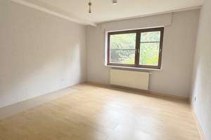 Großzügiges Zweifamilienhaus mit großem Grundstück, Garten und Garage an Knoops Park – 28717 Sankt Magnus, Bremen – Vorschaubild 17