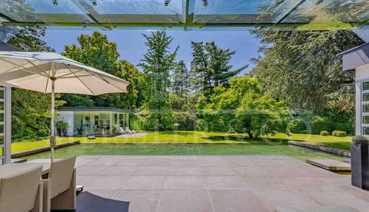Bild von Exklusiver Bungalow auf großem Grundstück in Bestlage von Hochkamp