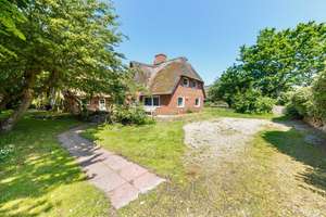 Großzügiges Ensemble unter Reet nahe der Braderuper Heide – Die vollständige Adresse der Immobilie erhältst du vom Anbieter., 25996 Wenningstedt-Braderup (Sylt) – Vorschaubild 2
