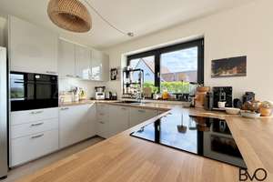 Neubau-Stadtvilla in Feldrandlage.
Energieeffizient durch Erdwärmeheizsystem. – Die vollständige Adresse der Immobilie erhältst du vom Anbieter., 24327 Blekendorf – Vorschaubild 10