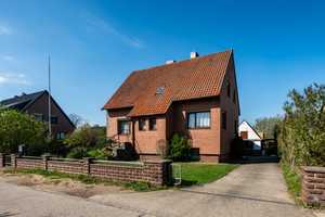 LENAU  - Modernisiertes Einfamilienhaus mit Traumgrundstück direkt am Naturschutzgebiet! – Hannover (Kreis) – Vorschaubild 1