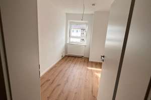 Neuwertige vier Zimmer Wohnung in Ingolstadt, Suedost – Die vollständige Adresse der Immobilie erhältst du vom Anbieter., 85053 Südost, Ingolstadt – Vorschaubild 5
