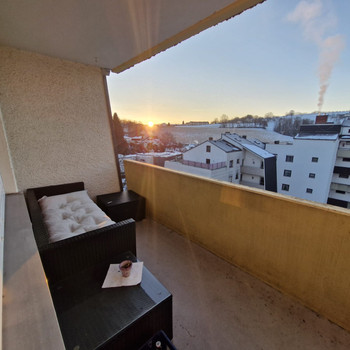 Geräumige 3 Zimmer Wohnung mit Weitblick ab 01.04.2026