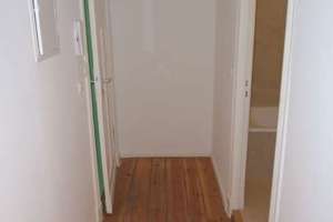 SEHR HELLE CHARMANTE 1 BIS 1,5 ZIM. MIT OFFENER EBK, ABGEZOGENE DIELEN UND BALKON IN RUHIGLAGE – Die vollständige Adresse der Immobilie erhältst du vom Anbieter., 10553 Moabit, Berlin – Vorschaubild 16