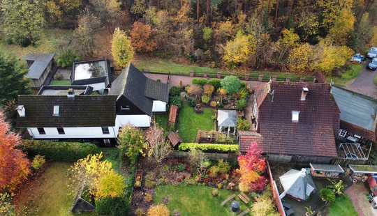 Bild von 3 sehr gepflegte Häuser auf einem Grundstück, Mehr-Generationen-Wohnen, Winsen/Aller OT Meißendorf