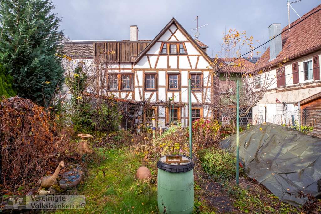 Immobilie in Sindelfingen - Vielseitiges Wohn- und Geschäftshaus im Zentrum von Sindelfingen! - Bild 1