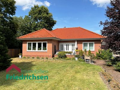 Ebenerdig wohnen in Waldnähe – charmanter Walmdachbungalow